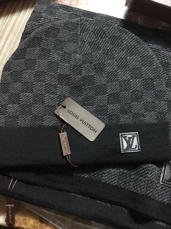LV Beanie & Scarf from The Wave (new batch)