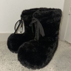 Balenciaga Alaska Boots Fur