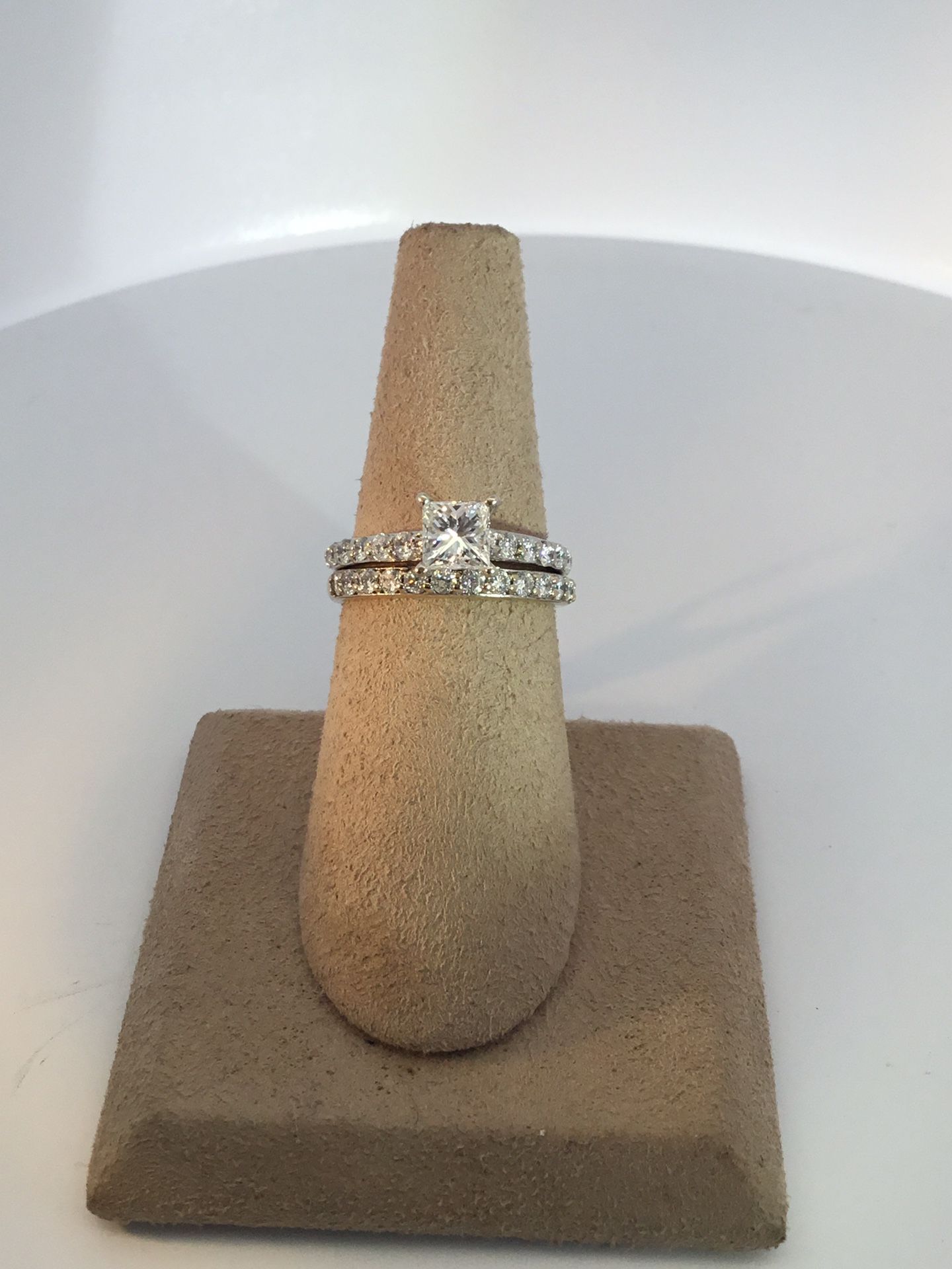 Ladys 14Karat White Gold Wedding Set Size 5.25 With A Center 0.77Tw Princess Cut Diamond And 0.73Tw Round Diamonds 