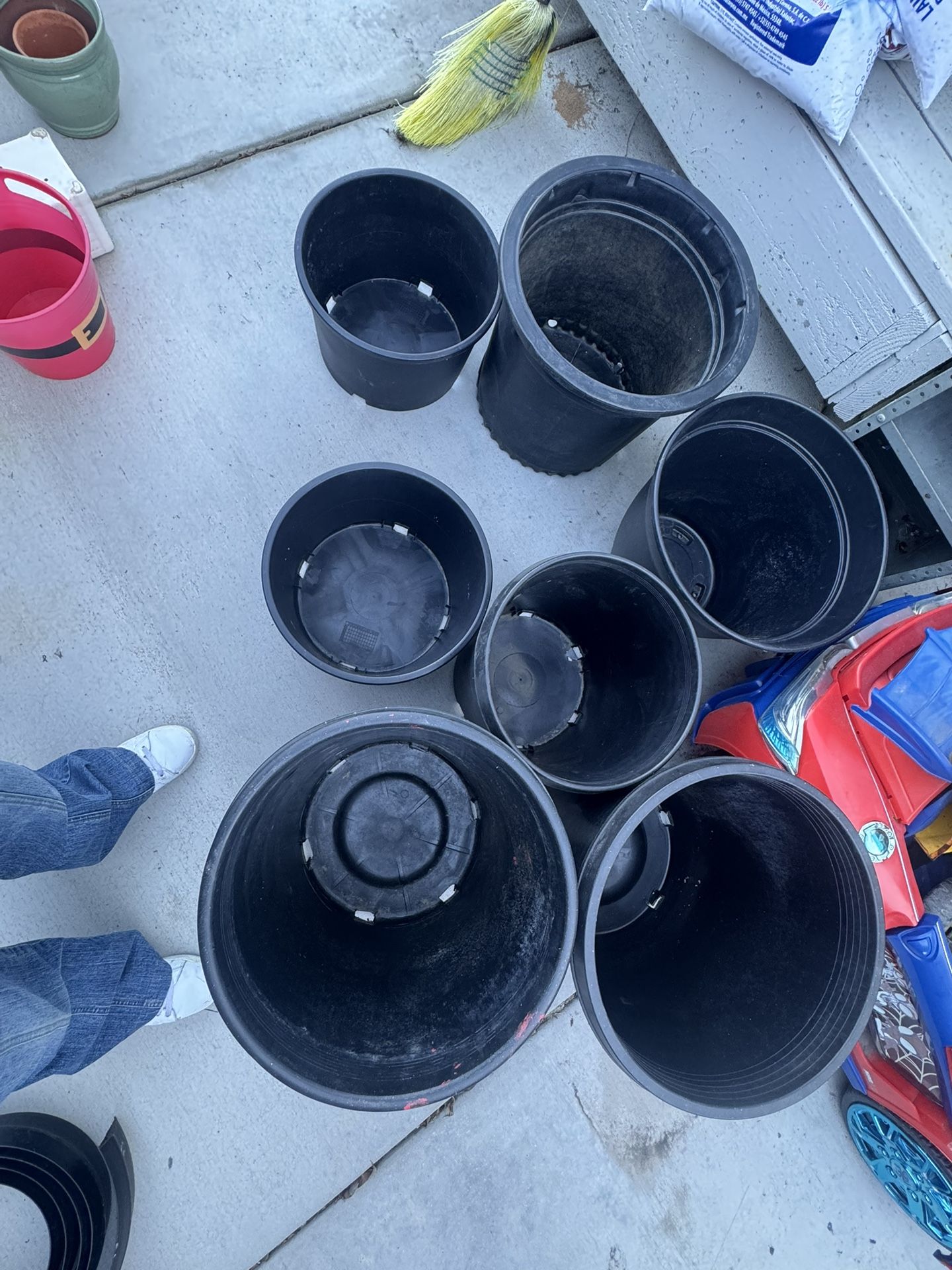 7 Maceteros De Placticos 7 Plastic Flowers Pots 