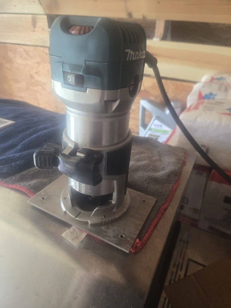 Rebajadora compacta Makita