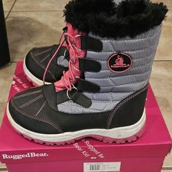 Girls Snow Boots Size 2 With Box