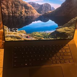 🔥 URGENT SALE! Dell XPS 17 9710 GAMING Powerhouse (RTX 3060, i7, 32GB) - Cracked Screen, HUGE Savings!