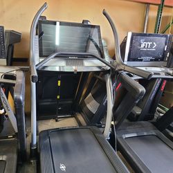 Nordictrack Commercial X32i Treadmill - 22" belt / 32" screen - 1799$ - 40% incline 