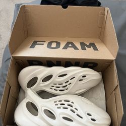 Size 7 Ararat foamrunners 