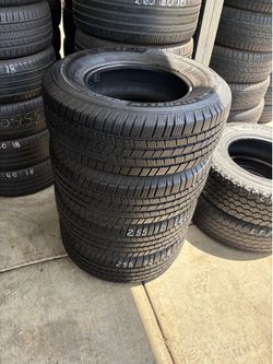 255/70r16 Set Of Michelin Tires In Great Shape
