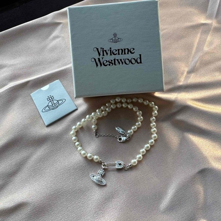 Vivienne Westwood Safety Pin Bas Relief Pearl Choker Necklace
