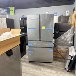 🔥 Café - 23.2 Cu. Ft. 4-Door French Door Counter-Depth Smart Refrigerator with Dual Dispense AutoFill Pitcher - Platinum Glass🔥