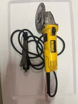 DeWALT 4.5" Corded Angle Grinder with Wrench & Diamond Blade - Tested & Working