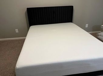 KING MEMORY FOAM MATTRESS (ONLY)