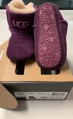 Ugg boots. Toddler 4/5. Purple