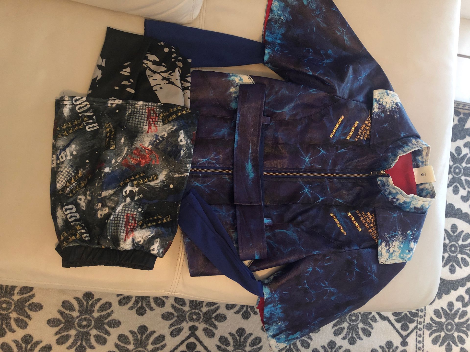 Disney store Descendants Evie Costume size 9/10