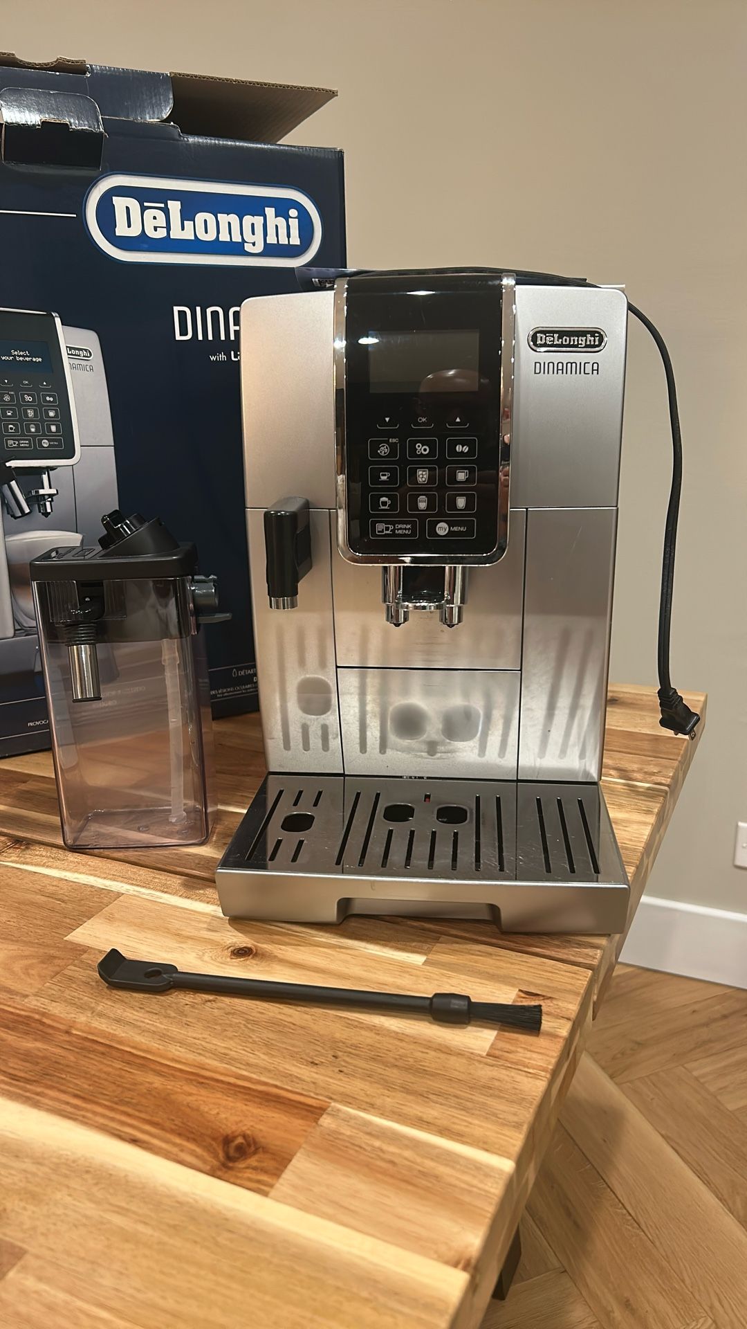 Delonghi Dynamics With Latte Cream Coffee Machine