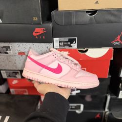 Nike Dunk Low Triple P size 7Y VNDS 