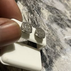 Flawless Diamond Screwbacks 