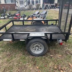 Nice Trailer With Gate 