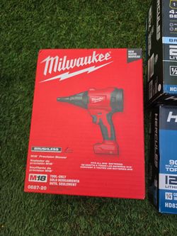 Milwaukee blower