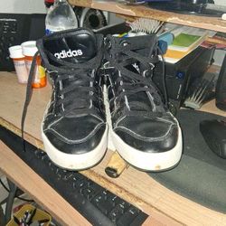 Adidas  Shoes In Very Good Condition Size 8
