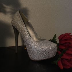 Sparkly silver size 8