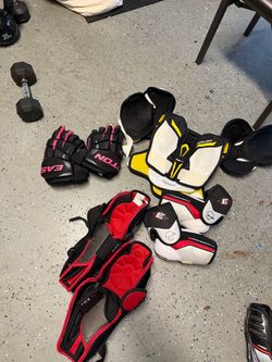 Hockey gear - size small adult