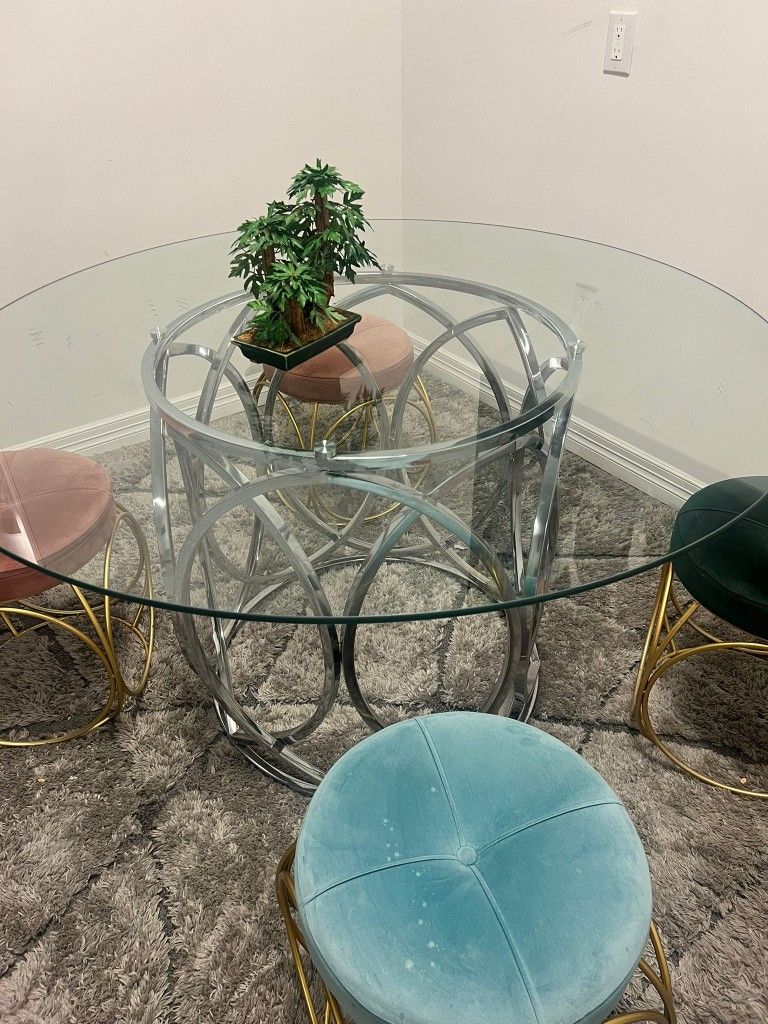 Modern Glass Dining Table Set – 4 Velvet Stools + FREE Rug