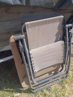 Anti-gravity chair