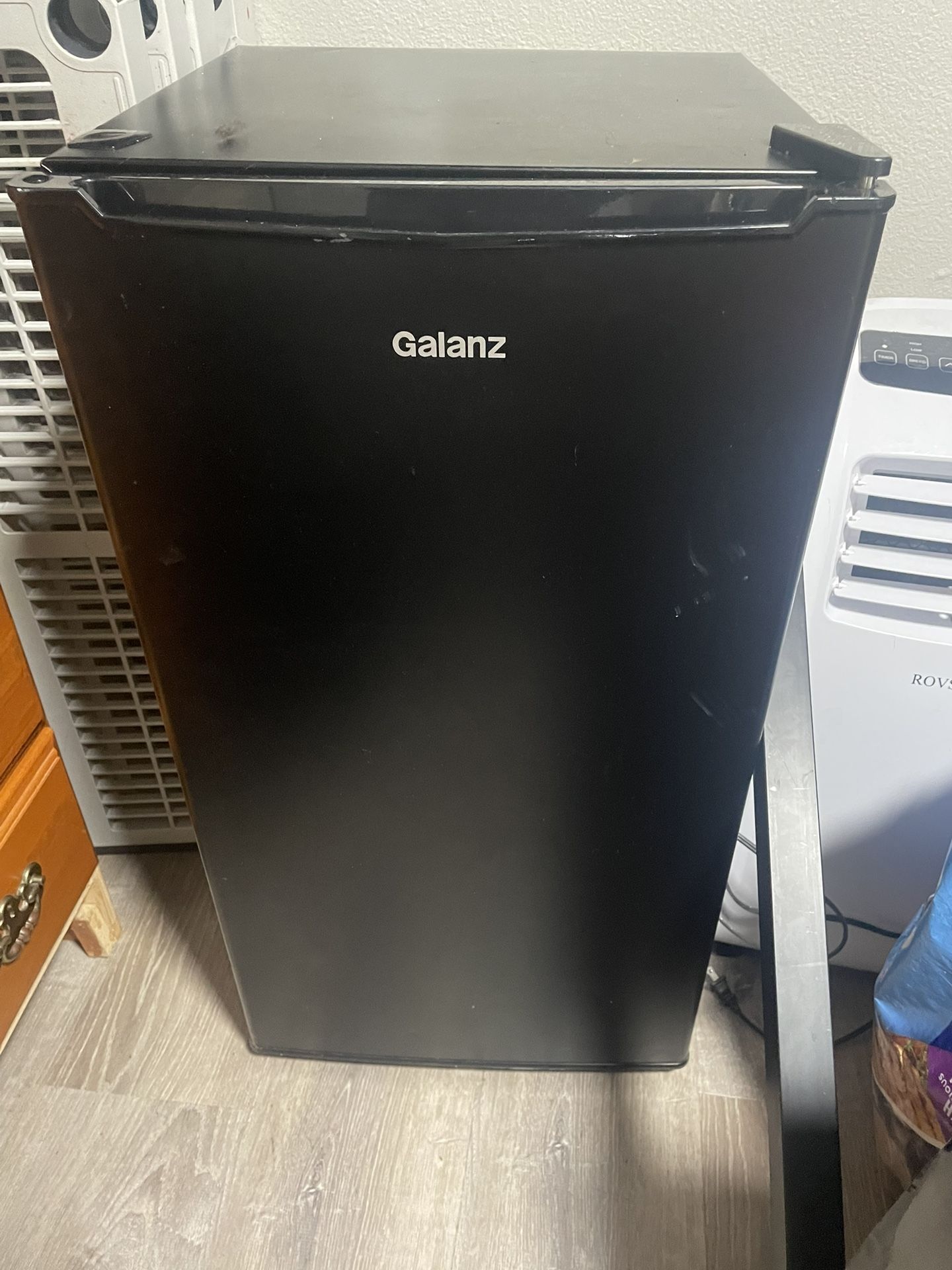 Galanz Mini Fridge