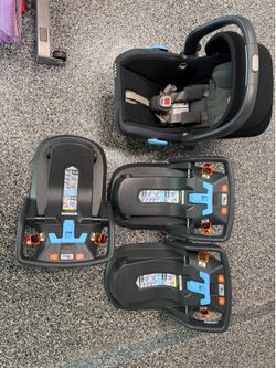 Uppababy Mesa with 3 bases