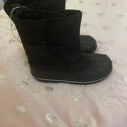 Snow Boots