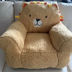 Plush Lion Toddler Armchair