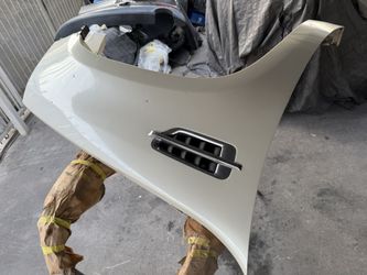 2007-14 Cadillac Escalade Passenger Fender 