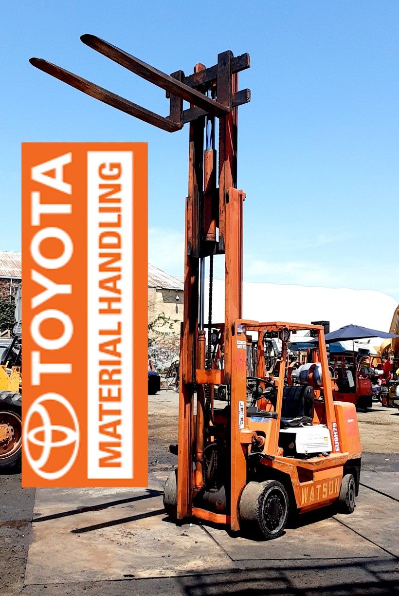 FORKLIFT "TOYOTA" 8000-LB CAPACITY $12,980!! 6-FOOT FORKS RUNS EXCELLENT LOW HOURS $12,980...