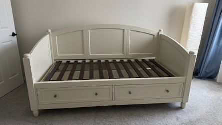 White Storage Bed Frame with 2 Drawers – Great Condition