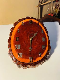 Beautiful 11”x 8 1/2” Wood Wall Clock. Beautiful Home Or Office Decor