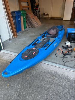 Moken Feelfree 12.5’ fishing kayak with goodies