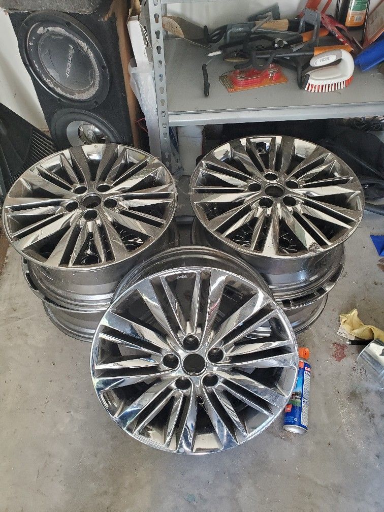 20 Inch Chrome Wheels 5 Rims $90 Each Serious Inquirys Only Please!!! Wheel Pattern  Is 5*114.3