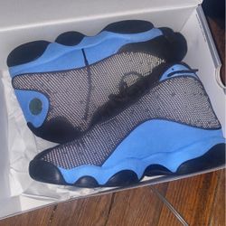 Selling Jordan 13 Unc Size 9