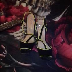 Black And Size 9has Been Wore
