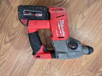 Milwaukee M18 Fuel Rotary Hammer with Battery