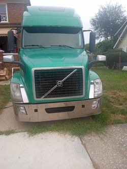 2010–2012 Volvo Semi Truck Sleeper 🚛 Diesel Highway Tractor — OBO