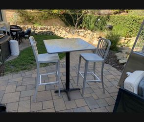 Outdoor Table w/3 Chairs
