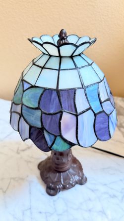 Tiffany-Style Stained Glass Lamp