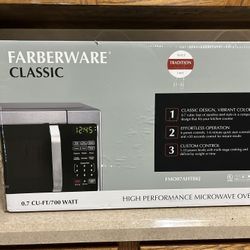 New Farberware Countertop Microwave 700 Watts, 0.7 Cu. Ft.