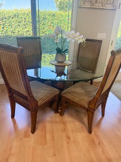 Classic dinning set