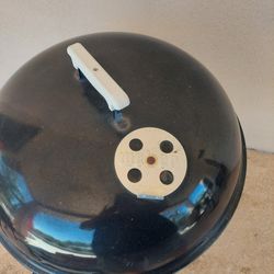 Used Weber 22" Kettle Charcoal Grill