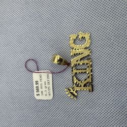 10kt, KING 👑 Charm 6.3g 