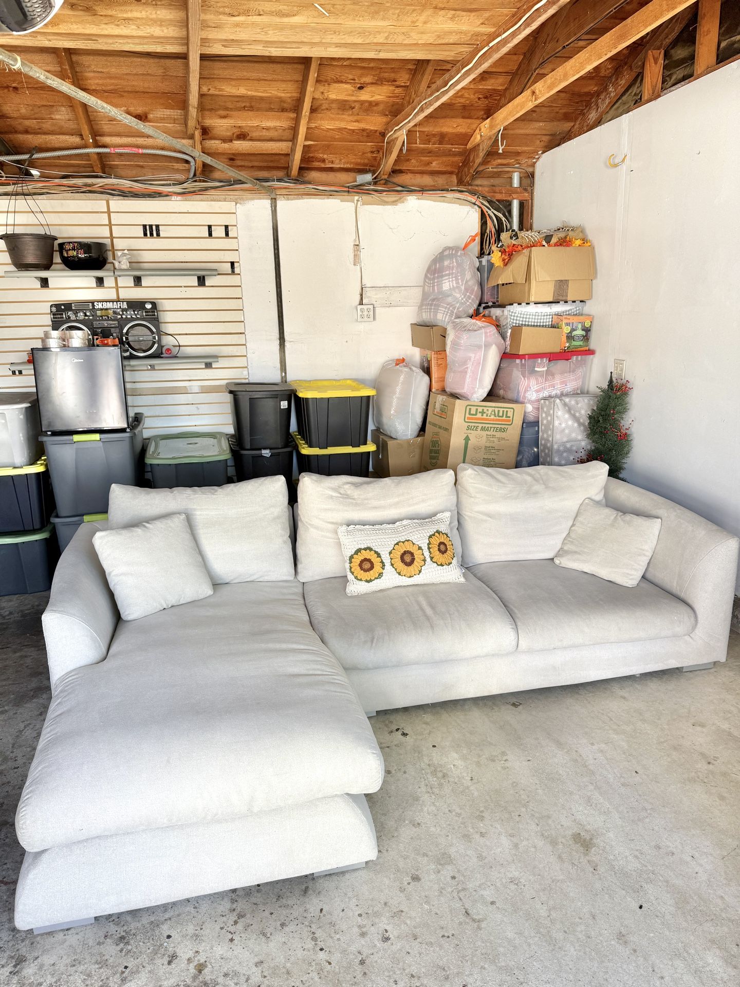 Valyou L-Shaped Sectional Couch