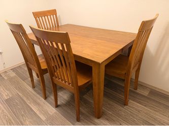 Dining Table & Chairs