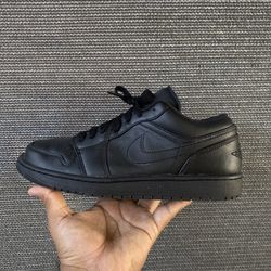 Air Jordan 1 Low Triple Black