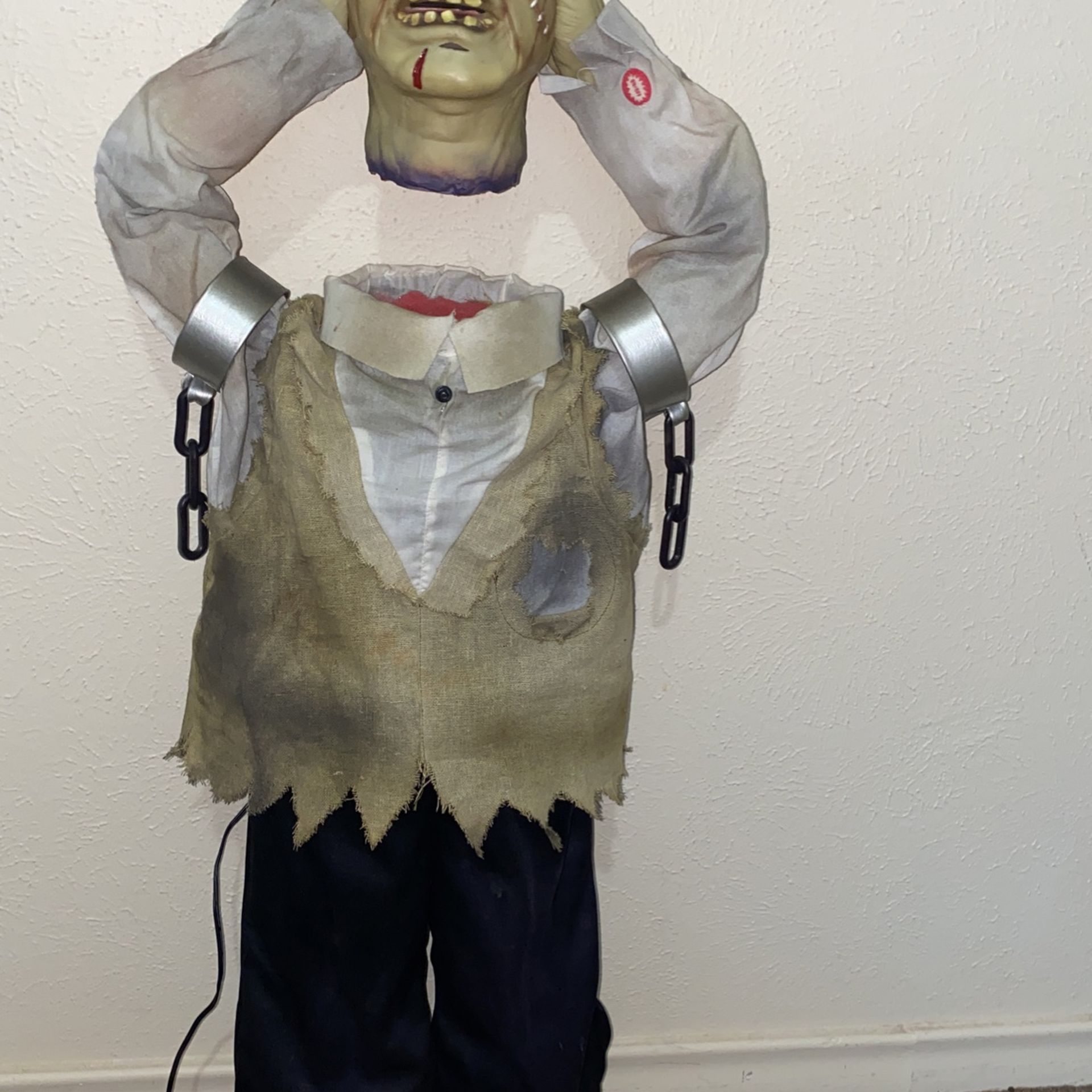 Heads Up Harry 36" Animatronic Frankenstein Lights Up Talks Works Halloween Prop